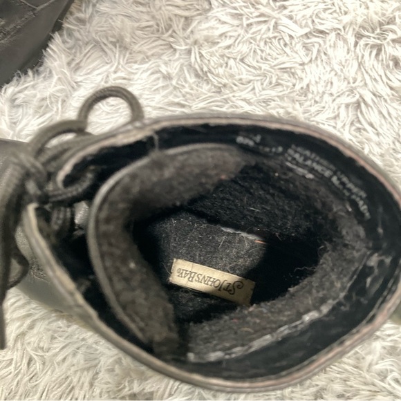 Fleece-lined Leather Boots - Picture 9 of 11